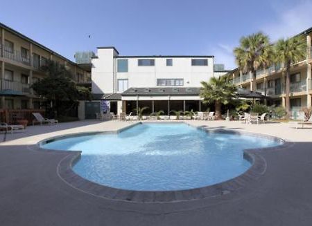 Amerihome Inn & Suites Houston Airport North Exterior foto